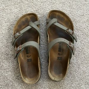 Birkenstocks size 7/38